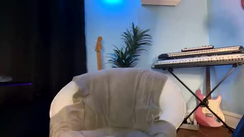 Snapshot of kingcorbra chatting on March 4, 6:58 am KC online show from March 4, 6:58 am