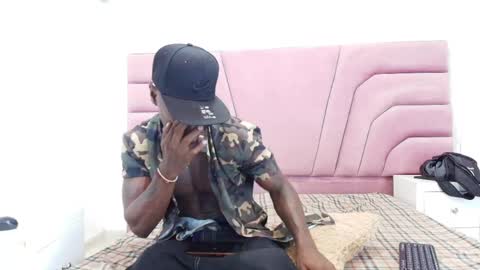 kingmaverickx online show from April 5, 8:33 am