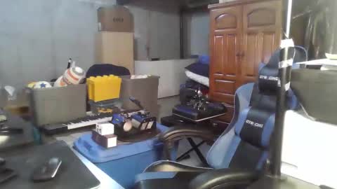 Master  King Tommy online show from November 30, 9:16 am