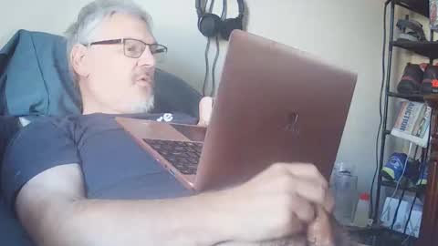 kingtongue10 online show from January 13, 9:44 pm