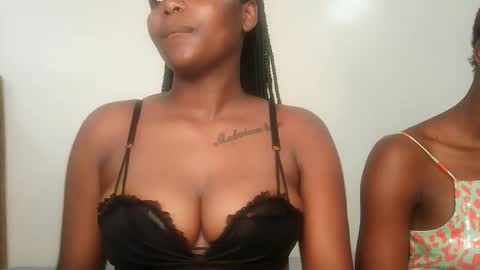 Lola online show from April 13, 7:29 pm