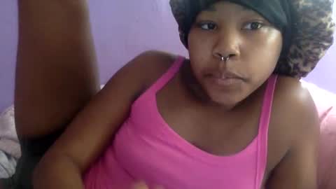 Snapshot of kinkykittee chatting on November 1, 6:40 pm Bunniii online show from November 1, 6:40 pm