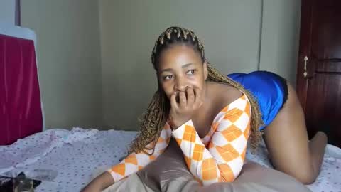 Snapshot of kinkylyla chatting on February 26, 2:49 pm Kinky online show from February 26, 2:49 pm