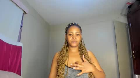 Snapshot of kinkylyla chatting on February 24, 7:52 pm Kinky online show from February 24, 7:52 pm