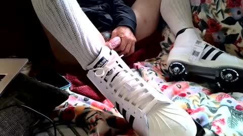 KinkySneakerGirl online show from December 17, 4:58 pm