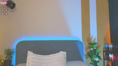 Kira online show from March 25, 4:30 am