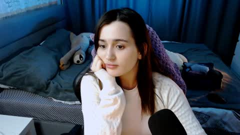 Snapshot of kira_yammy chatting on February 6, 12:43 am Kira  follow me  online show from February 6, 12:43 am