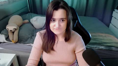 Snapshot of kira_yammy chatting on February 18, 1:43 am Kira  follow me  online show from February 18, 1:43 am