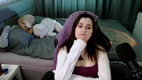 Snapshot of kira_yammy chatting on March 2, 5:14 pm Kira  follow me  online show from March 2, 5:14 pm