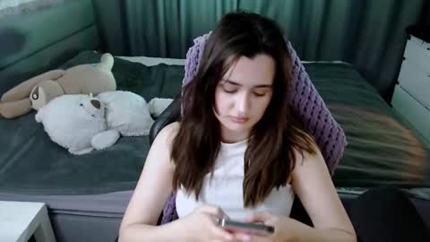 Snapshot of kira_yammy chatting on March 1, 10:21 pm Kira  follow me  online show from March 1, 10:21 pm
