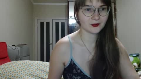 KiraGoldens online show from December 4, 11:54 am