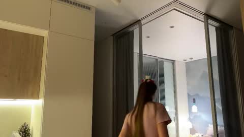 Kira online show from March 18, 4:57 pm