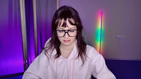 kiravair online show from April 15, 4:10 pm