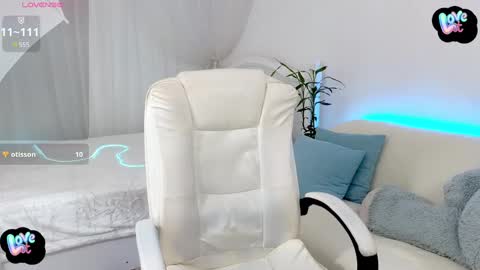    online show from February 3, 1:30 pm