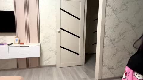 Hina online show from March 13, 1:36 pm