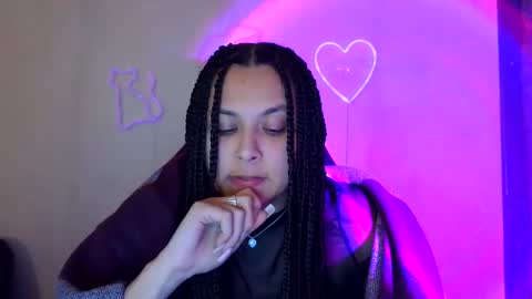 Snapshot of kiss_ameliaa chatting on March 6, 7:10 pm kiss_ameliaa online show from March 6, 7:10 pm