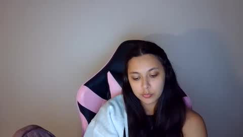 kiss_ameliaa online show from November 10, 9:45 am