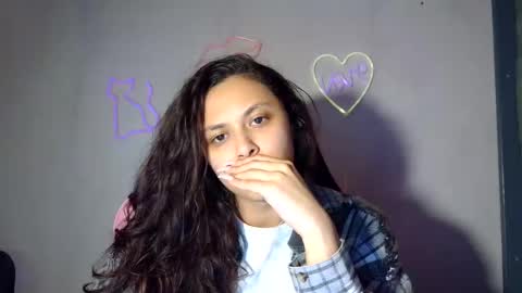 Snapshot of kiss_ameliaa chatting on March 4, 7:32 pm kiss_ameliaa online show from March 4, 7:32 pm