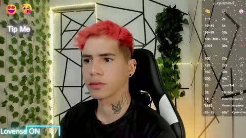 kiss_whitee online show from June 5, 7:58 am