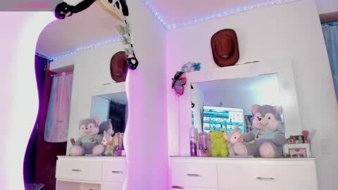 kisses_of_daniela online show from November 24, 5:39 am