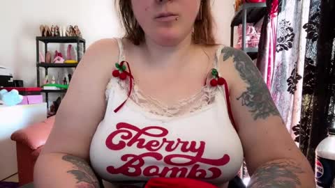 kissica online show from April 6, 8:48 am