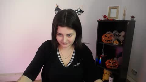 kissleoxx online show from November 11, 1:35 pm