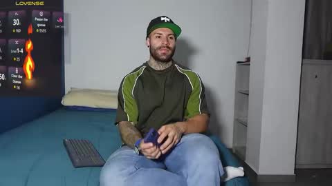 kite__ online show from November 18, 3:31 am