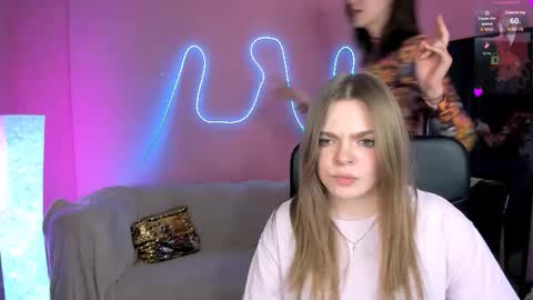 kitniss online show from March 5, 9:24 pm