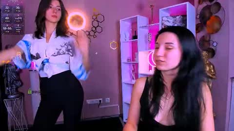 Snapshot of kitniss_dreamy chatting on October 1, 12:37 pm kitniss online show from October 1, 12:37 pm