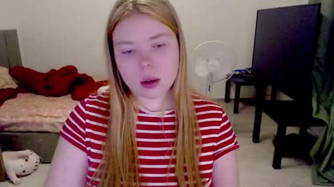 Jennyblonde and Emmabrunette online show from February 6, 5:37 pm