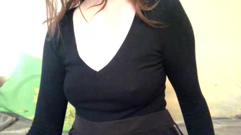Kittie Creme online show from May 31, 1:10 pm