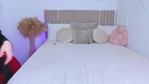 kitty_cut1ee_ online show from March 7, 9:53 am