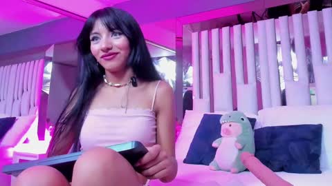 Snapshot of kitty_eliffe chatting on February 27, 12:03 am kitty online show from February 27, 12:03 am