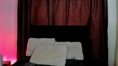 KITTY online show from April 6, 4:41 pm