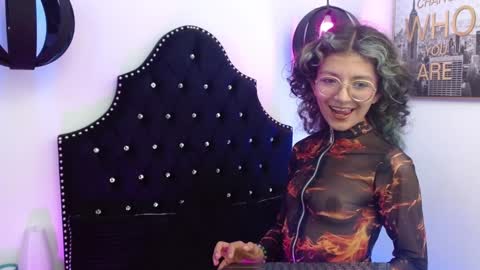 KITTY online show from January 3, 8:11 pm