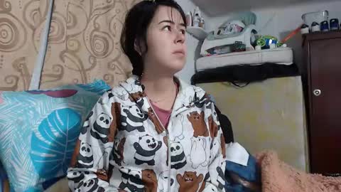 kitty_small69 online show from May 18, 3:27 am