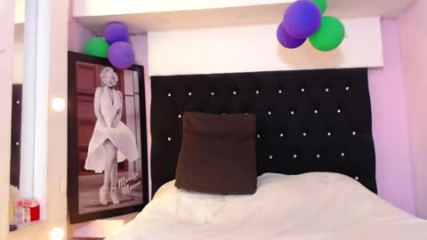 Snapshot of kittybonx chatting on October 24, 2:51 pm paola online show from October 24, 2:51 pm
