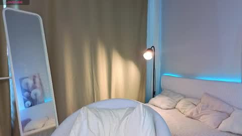 Allison online show from April 12, 7:45 am