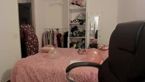 kittywantslove23 online show from November 24, 2:54 am