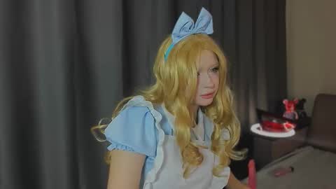 Kate online show from December 1, 8:01 am