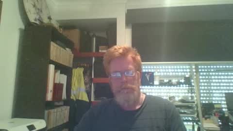 kiwi_boss61 online show from January 28, 4:18 am