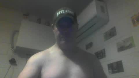 kiwiguy19773 online show from June 17, 7:02 am