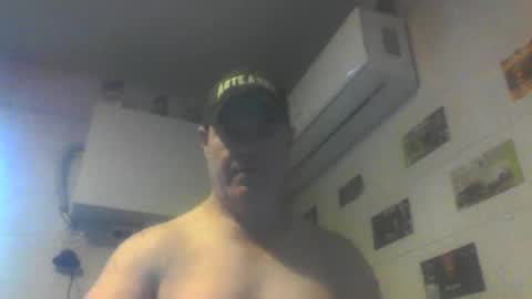 kiwiguy19773 online show from June 7, 3:11 am
