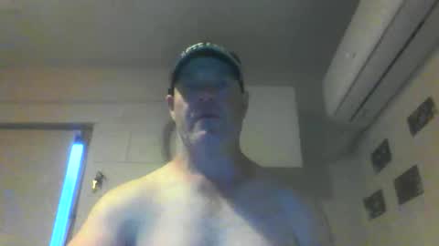 kiwiguy19773 online show from December 8, 7:37 am