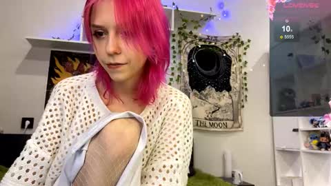 Luna online show from February 25, 8:45 pm