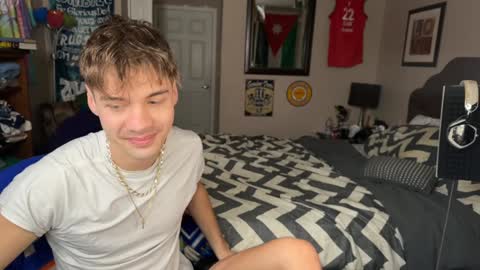 Kyle online show from December 17, 3:49 pm