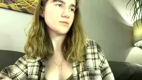 Snapshot of kleya__ chatting on October 8, 5:19 pm Kleya online show from October 8, 5:19 pm