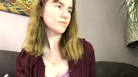 Snapshot of kleya__ chatting on October 5, 9:00 pm Kleya online show from October 5, 9:00 pm