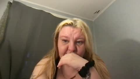 kmarie1196 online show from July 13, 12:14 am