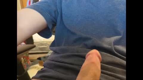 Snapshot of kniloc chatting on February 18, 7:30 pm kniloc online show from February 18, 7:30 pm